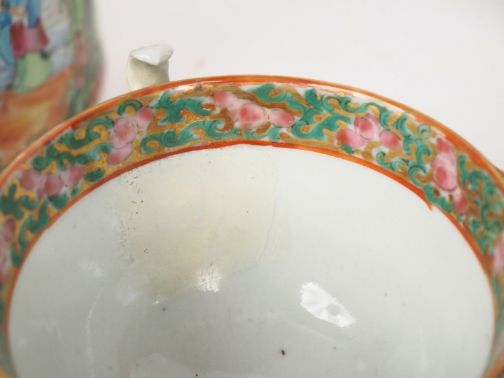 Canton, fin XIXe siècle,  Ensemble en porcelaine de Canton comprenant 