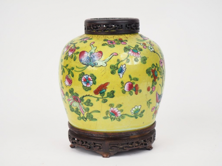 Chine, période Guangxu Pot à gingembre en porcelaine et émaux de la fa