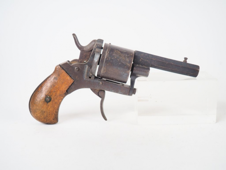 Revolver belge initialement en calibre 7 mm à broche modifié lors de l