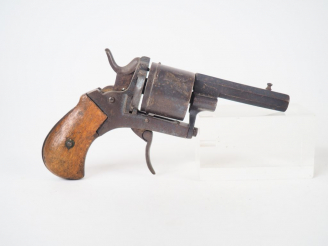 Vente aux enchères Revolver belge initialement en calibre 7 mm à broche modifié lors de l