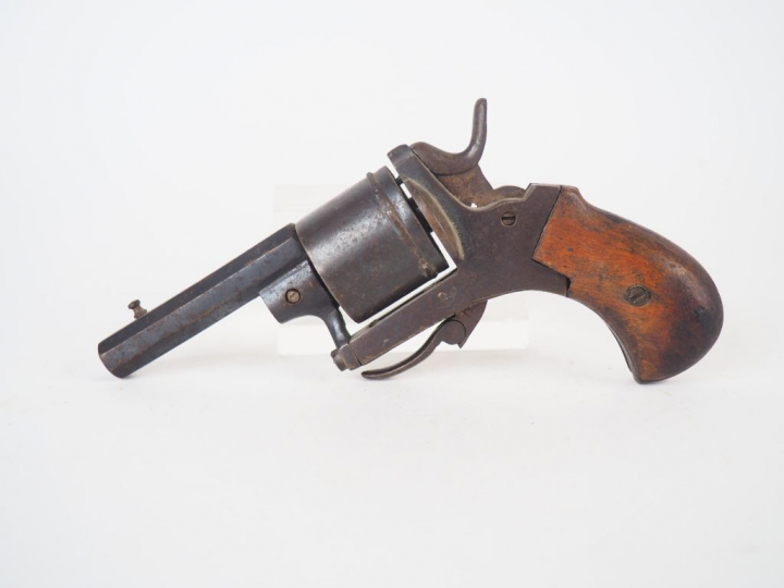 Revolver belge initialement en calibre 7 mm à broche modifié lors de l