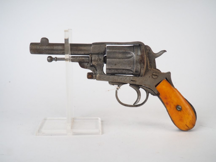 Gros revolver à percussion monténégrin type Gasser calibre 11 mm Gasse
