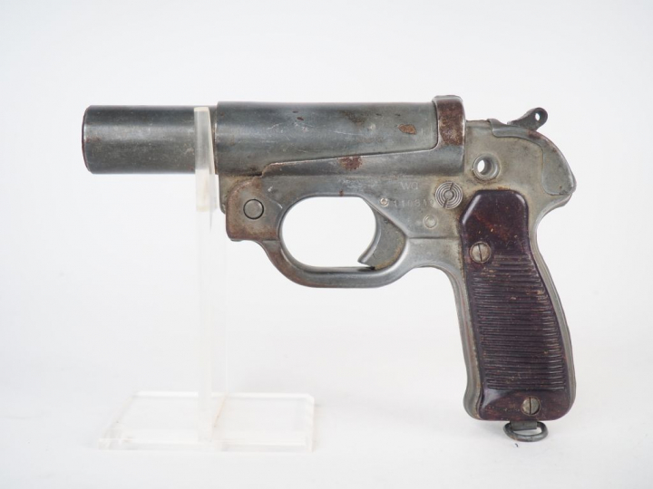 Lance fusée réglementaire allemand calibre « 4 » Type LP 42 en tôle em