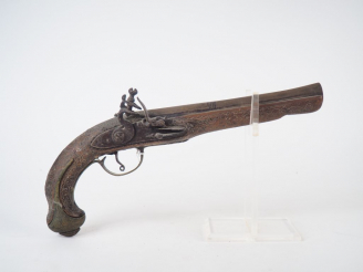 Vente aux enchères Pistolet à silex à l’usage de l’orient . Platine à corps plat et chien