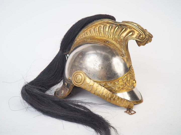 Casque de dragon troupe modèle 1874. Bombe numérotée au dos sous la cr