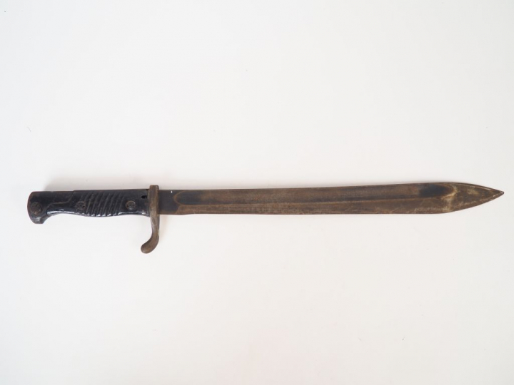 Baïonnette allemande modèle 1898/05 version avec pare flamme et oreill
