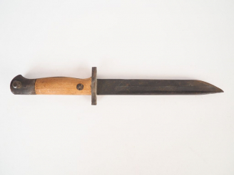 Vente aux enchères Baïonnette de fusil britannique Lee-Enfield lame raccourcie pour la tr