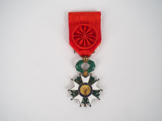 Vente aux enchères Etoile de chevalier de la légion d’honneur type troisième république a