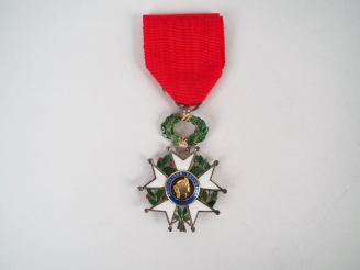 Vente aux enchères Etoile de chevalier de la légion d’honneur version luxe type troisième