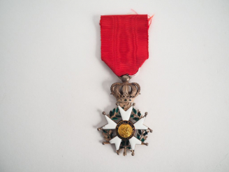 Vente aux enchères Etoile de chevalier de la légion d’honneur en argent type monarchie de