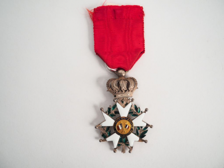 Etoile de chevalier de la légion d’honneur en argent type monarchie de