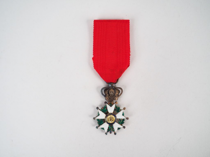 Etoile en demi-taille de chevalier de la légion d’honneur en argent ty