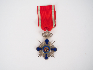 Vente aux enchères Croix de chevalier de l’ordre royal roumain de l’étoile à titre civil.