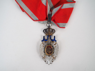 Vente aux enchères Cravate de commandeur de l’ordre de l’aigle blanc de Serbie. Bel insig