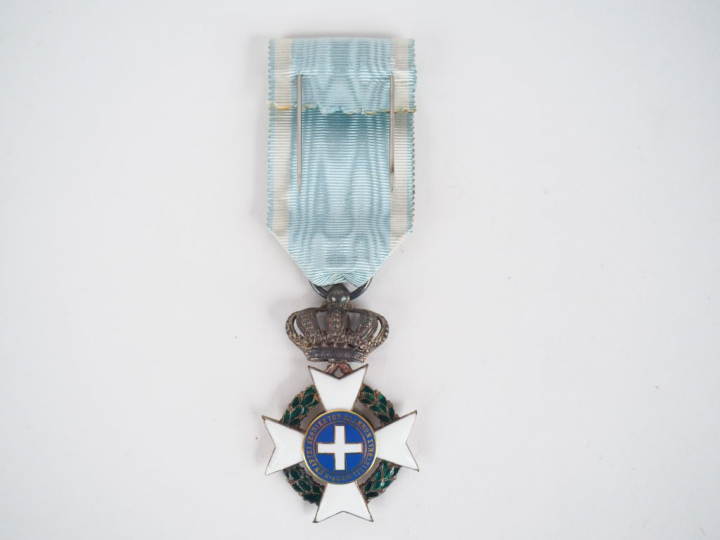 Croix de chevalier en argent centre or et émail de l’ordre grec du roy