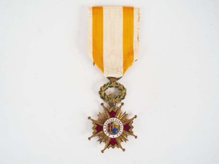 Croix espagnole de chevalier de l’ordre d’Isabelle la catholique avec 