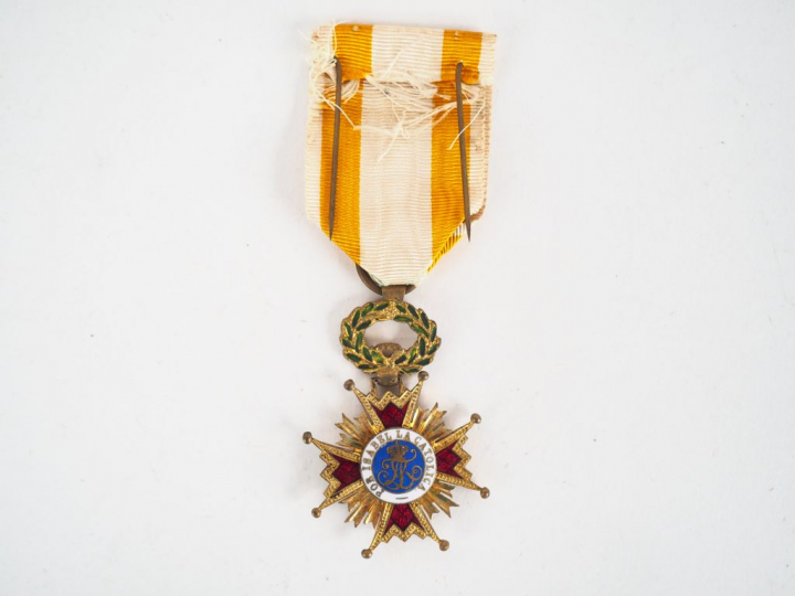 Croix espagnole de chevalier de l’ordre d’Isabelle la catholique avec 