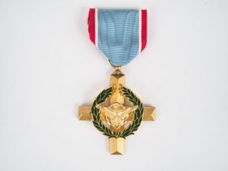 Vente aux enchères belle croix en bronze et émail, air force cross des Etats-Unis (1960) 