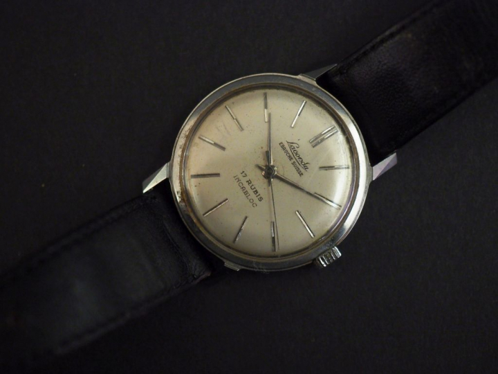 LACORDA Montre bracelet en métal, incabloc.  Cadran rond à index bâton