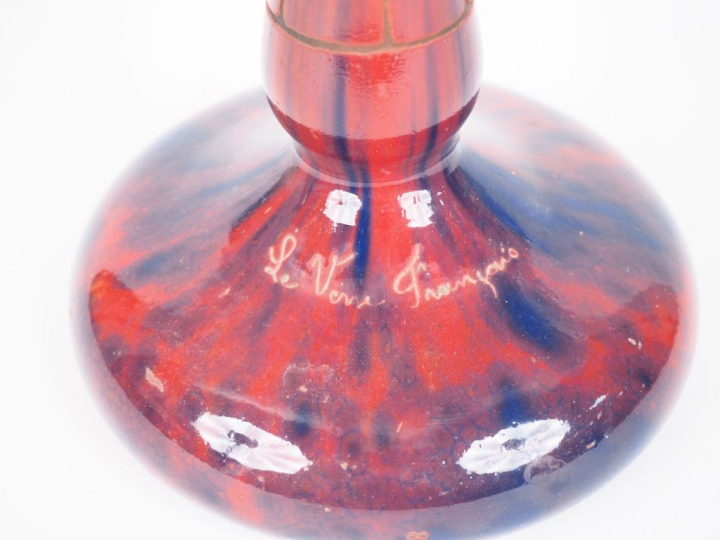 LE VERRE FRANCAIS. Vase ovoide "papillon"  Signé H. 46 cm (manque la b