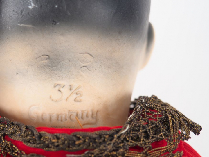 Bébé de caractère asiatique de marque KESTNER, corps composition 5 piè