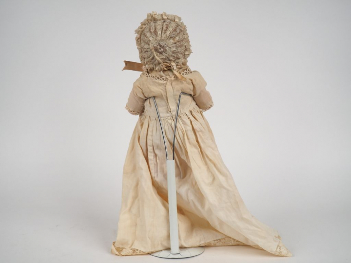 Bébé nouveau-né de fabrication allemande tête porcelaine marqué AM 351