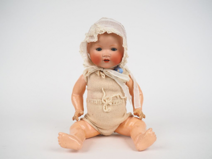 Bébé nouveau-né de fabrication allemande tête porcelaine marqué AM 351