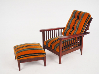 Vente aux enchères Petit fauteuil des années 30, modèle convertible avec son tabouret rep