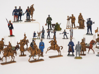 Vente aux enchères Lot de figurines de plastique Historex et Mokarex, ils sont peints et 