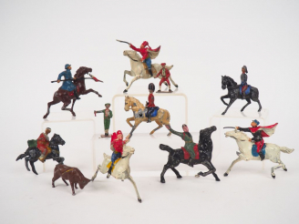 Vente aux enchères Lot de figurines de plomb creux en état d’usage avec accident dont cer
