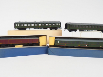 Vente aux enchères FRANCE TRAIN HO Matériel roulant lot de 3 voitures voyageurs PO Midi d