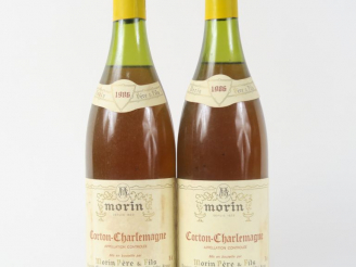 Vente aux enchères 2 BOUTEILLES CORTON CHARLEMAGNE MORIN - 1986 - 4 CM