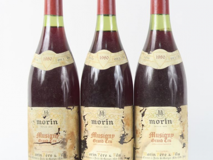 3 BOUTEILLES MUSIGNY GC MORIN - 1980 - EA