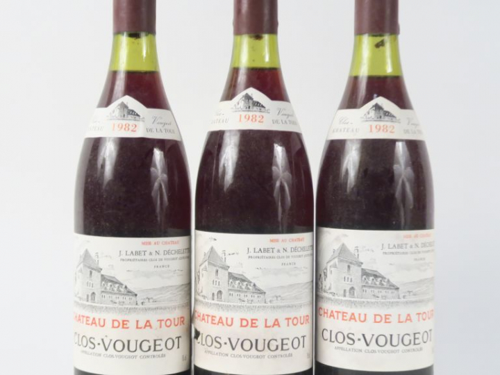 3 BOUTEILLES CLOS VOUGEOT GC CHÂTEAU DE LA TOUR - 1982
