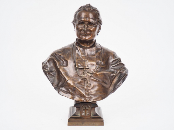 CHAPU.  "le curé d'Ars" Portrait en bronze à patine brune, fonte Thieb