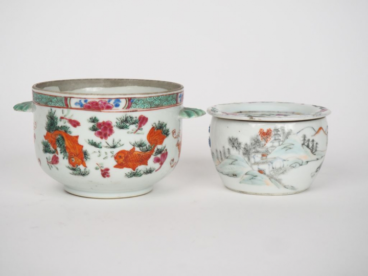 Chine XIXe siècle, Lot comprenant deux porcelaines et émaux polychrome