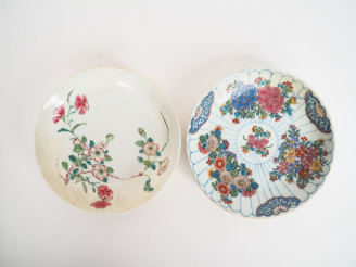 Vente aux enchères Chine XVIIIème et XIXe siècle,  Deux coupes en porcelaine et émaux pol