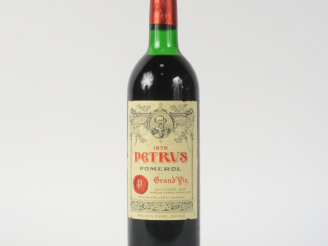 Vente aux enchères 1 BOUTEILLE CHÂTEAU PETRUS POMEROL - 1978 - LB