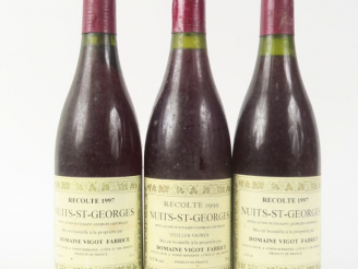 Vente aux enchères 3 BOUTEILLES NUITS SAINT GEORGES 'VIEILLES VIGNES' DOMAINE FABRICE VIG