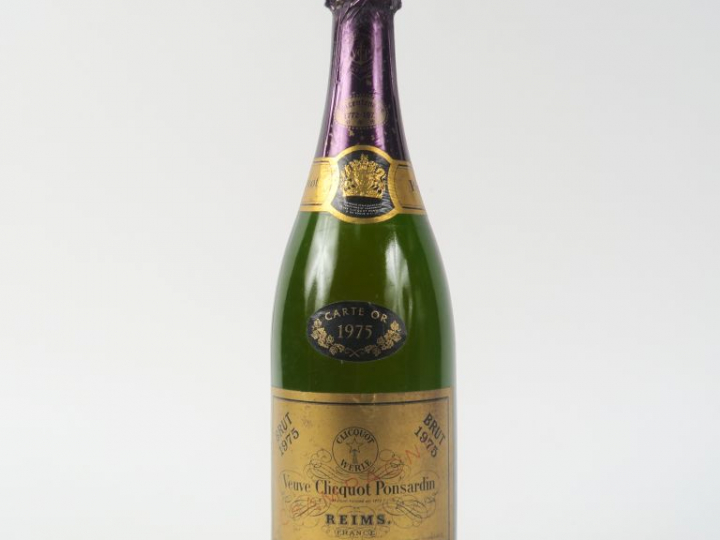 1 BOUTEILLE CHAMPAGNE VEUVE CLICQUOT PONSARDIN 'CARTE OR' - 1975