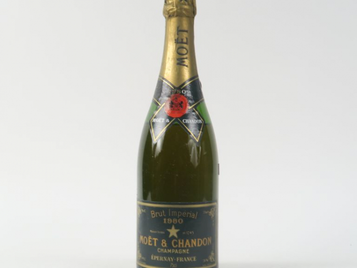 1 BOUTEILLE CHAMPAGNE MÖET   CHANDON 'BRUT IMPERIAL' - 1980 - 2 CM SOU