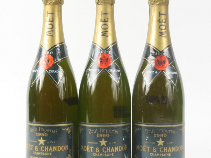 3 BOUTEILLES CHAMPAGNE MÖET   CHANDON 'BRUT IMPERIAL' - 1980