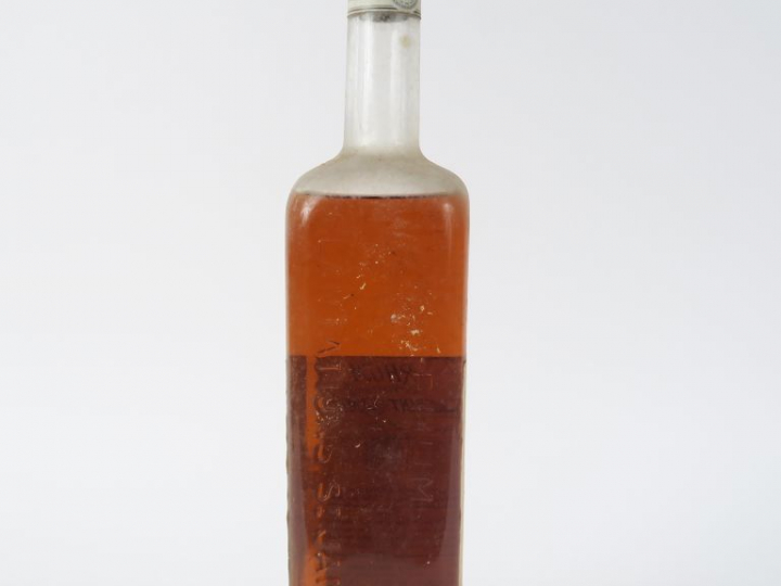 1 VIEILLE BOUTEILLE RHUM ST JAMES 47° - BS