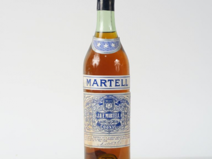 1 VIEILLE BOUTEILLE COGNAC MARTELL *** - CAPS ETAIN/PAPIER DE SOIE AB