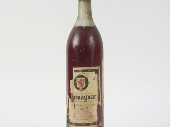 1 VIEILLE BOUTEILLE (1 L) ARMAGNAC CAVÉ FRERES - BS/EA