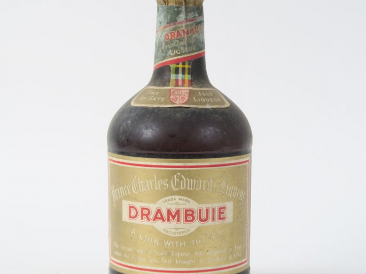 1 VIEILLE BOUTEILLE LIQUEUR DRAMBUIE 45°