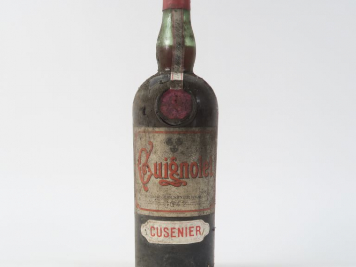 1 VIEILLE BOUTEILLE (1 L) GUIGNOLET CUSENIER - CAPS ETAIN/BS