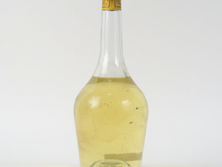 1 VIEILLE BOUTEILLE IZARRA JAUNE - SE/CAPS ETAIN