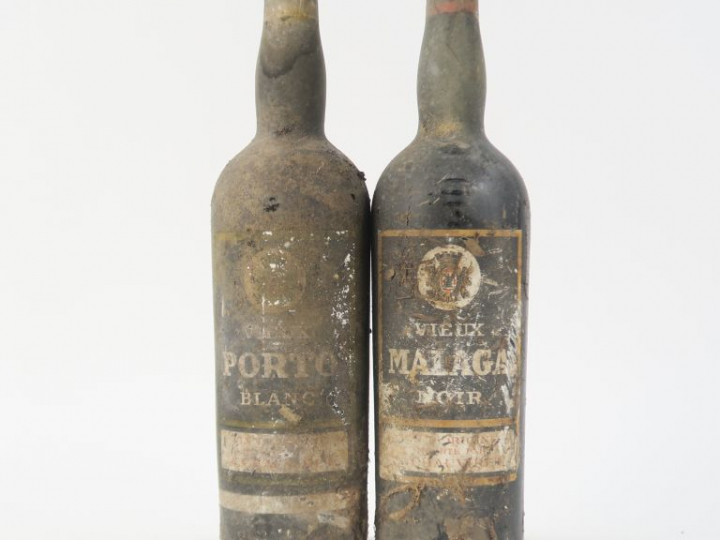 2 VIEILLES BOUTEILLES (1 L) CHAUVIRET : 1 VIEUX MALAGA NOIR BS - 1 VIE