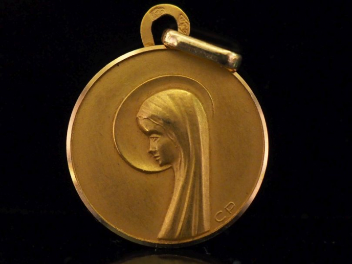 Médaille religieuse moderne en or jaune 750, figurant la Sainte Vierge